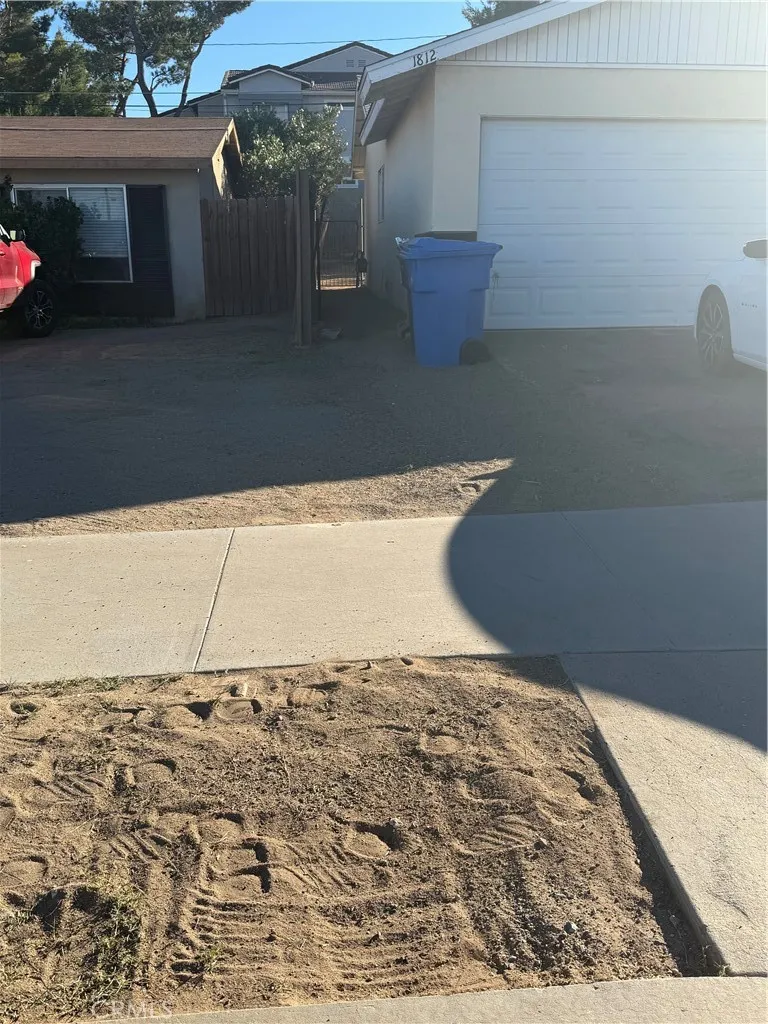 main property photo 6
