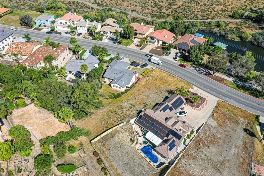 main property photo 13