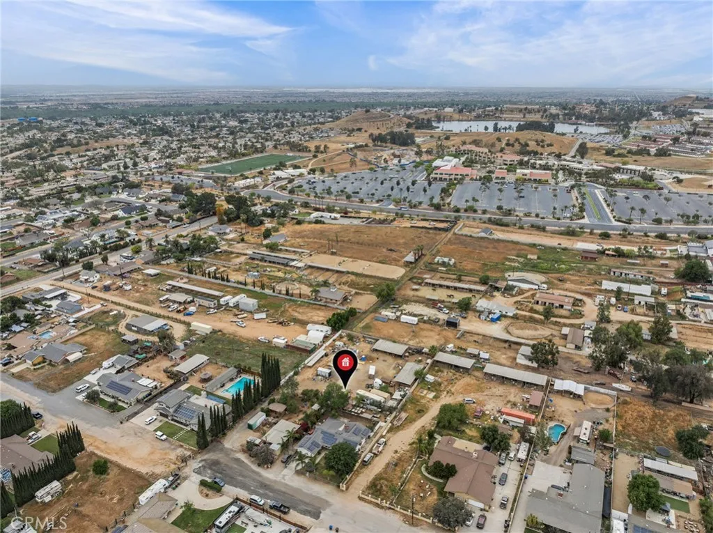 main property photo 40
