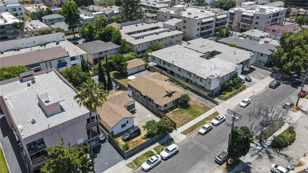 main property photo 30