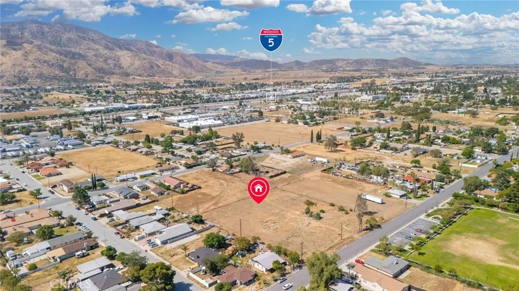 main property photo 5