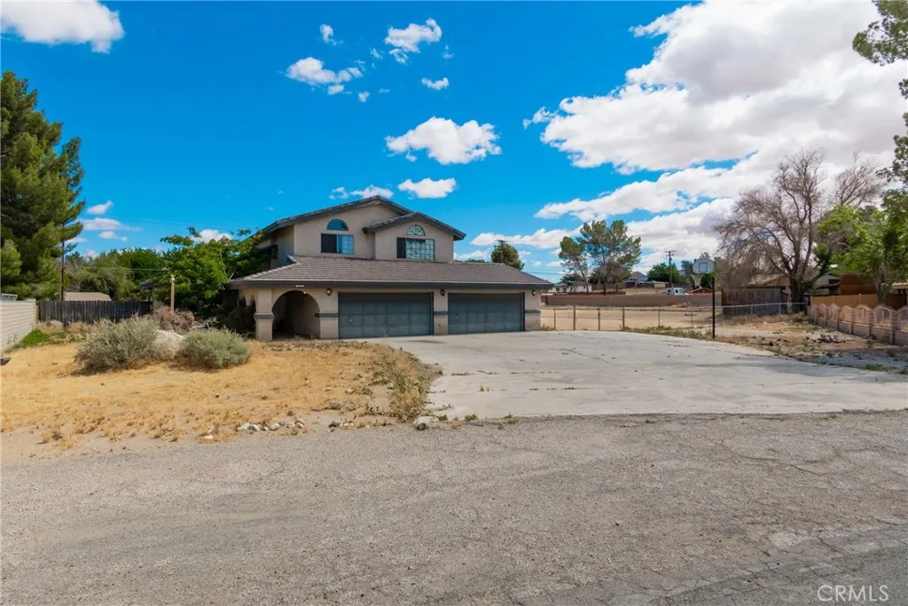main property photo 11