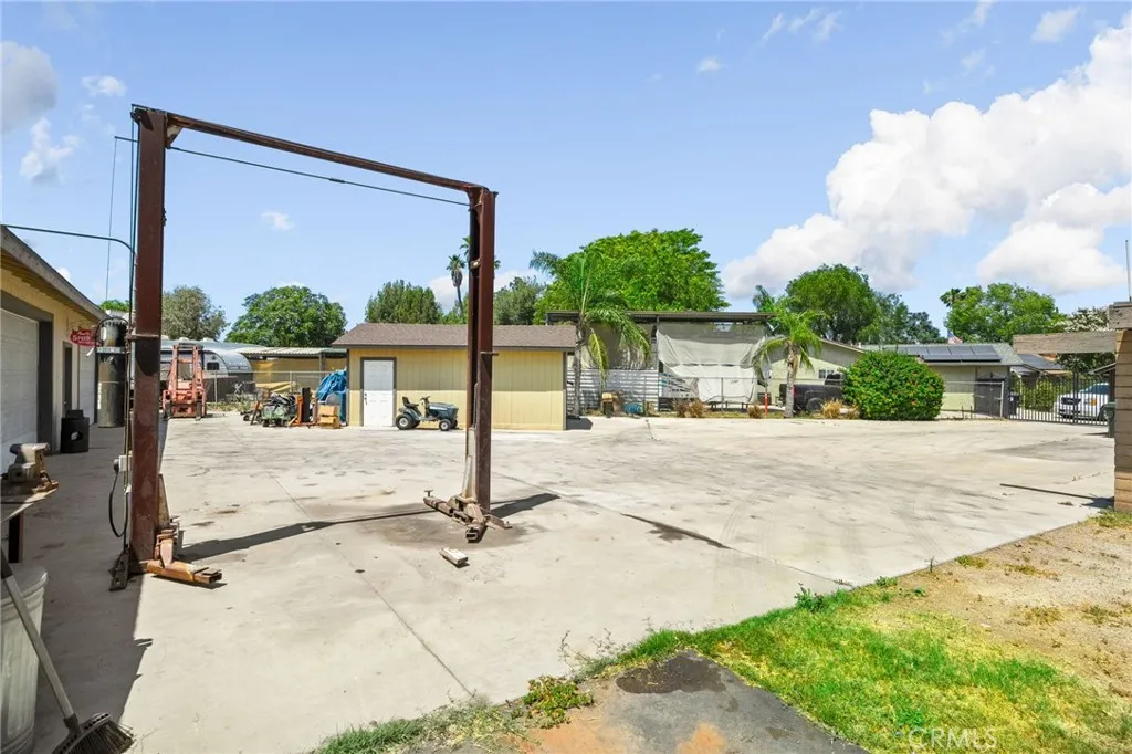 main property photo 41