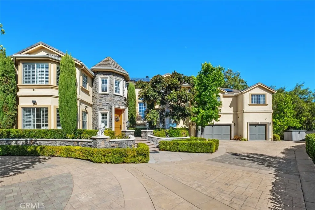 main property photo 18