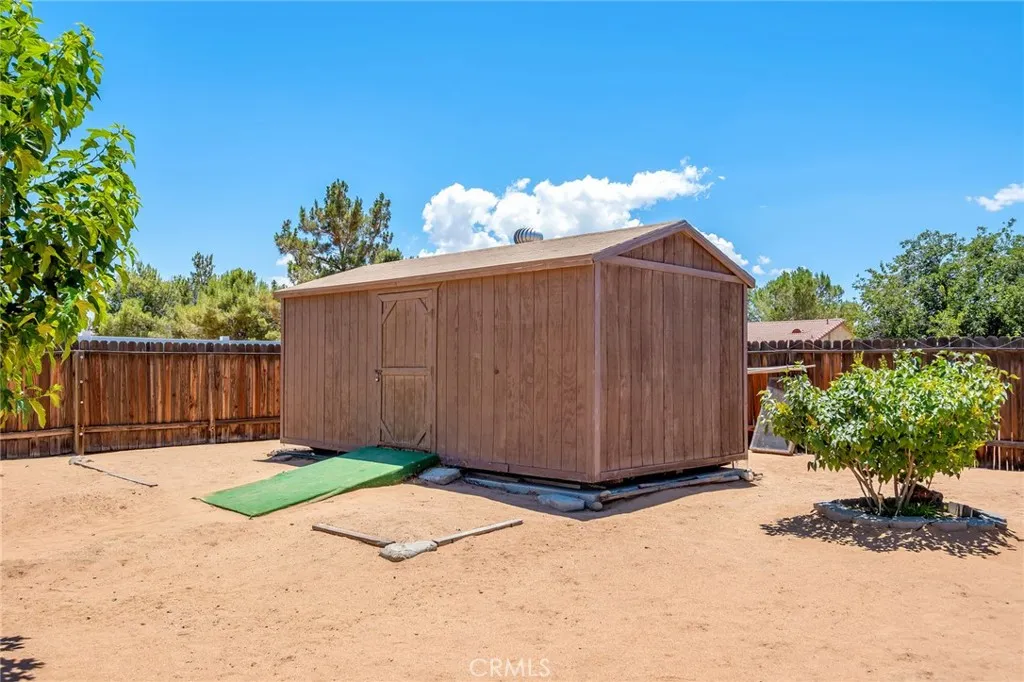 main property photo 30
