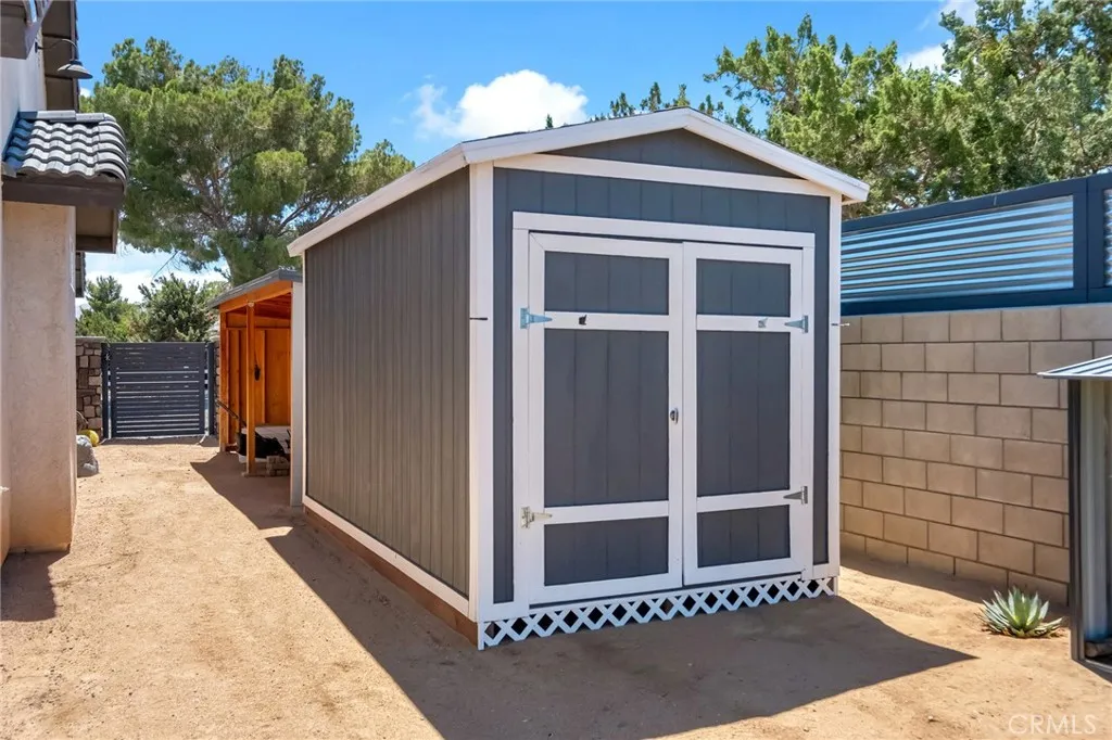 main property photo 25
