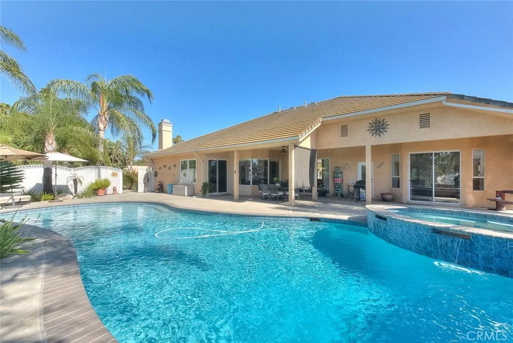 main property photo 15