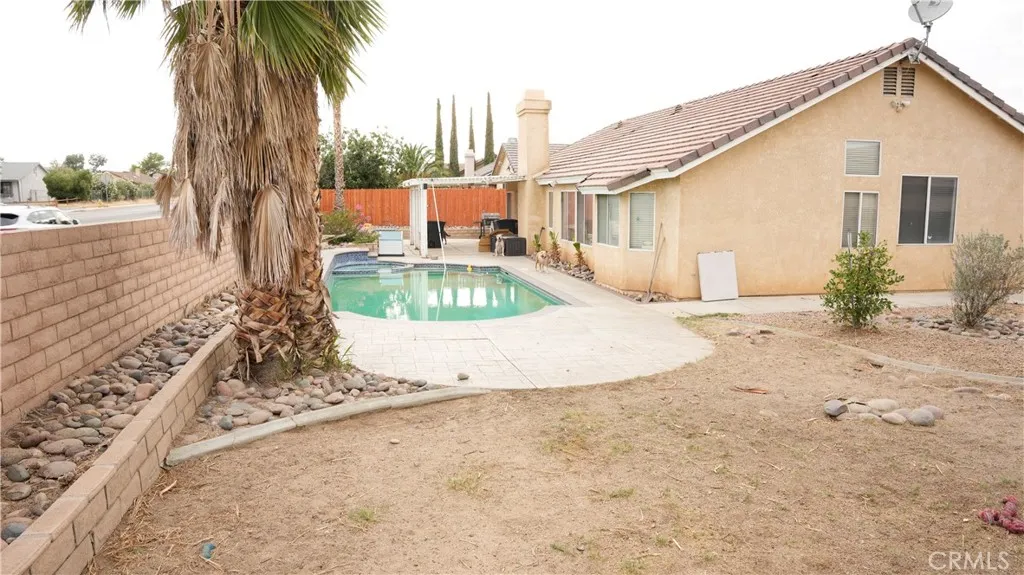 main property photo 14