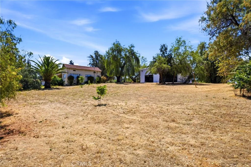main property photo 25
