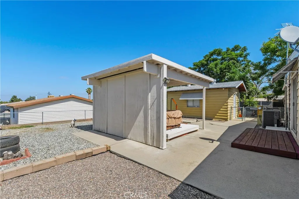 main property photo 30