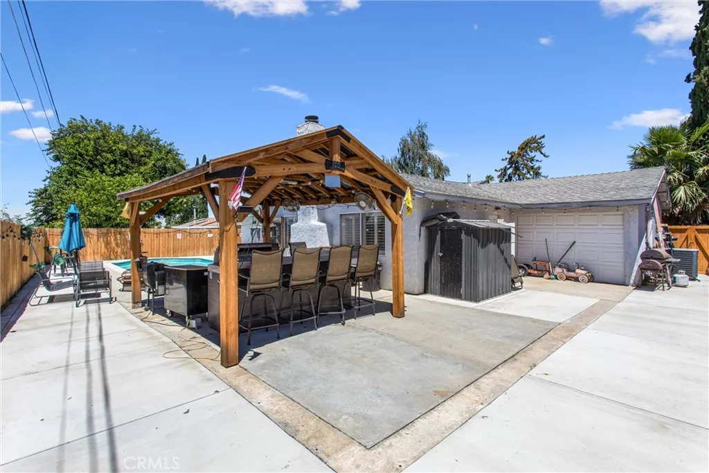 main property photo 23