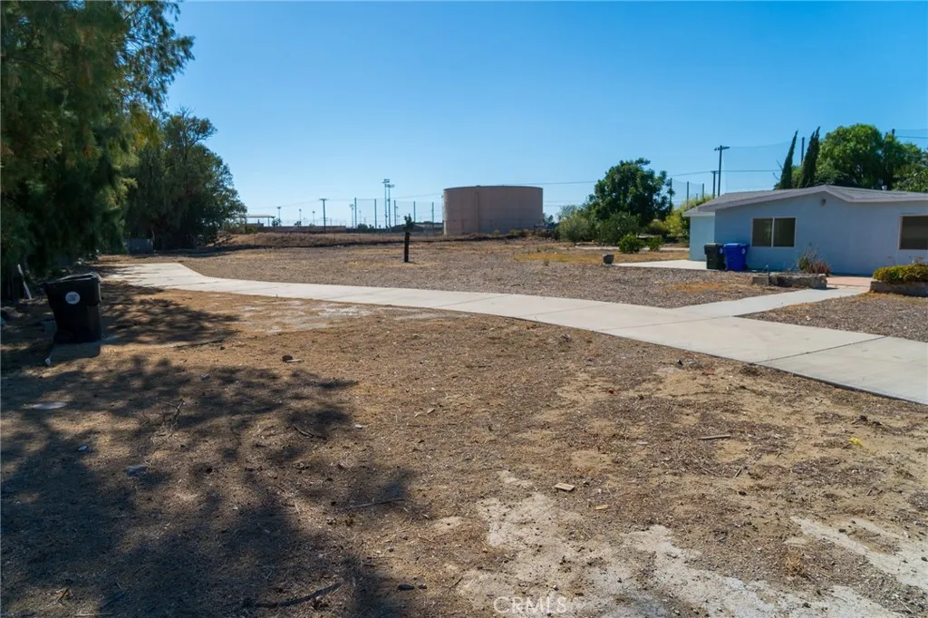 main property photo 27