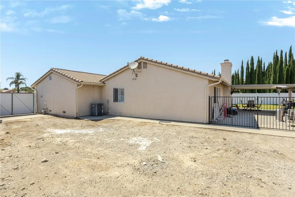 main property photo 24