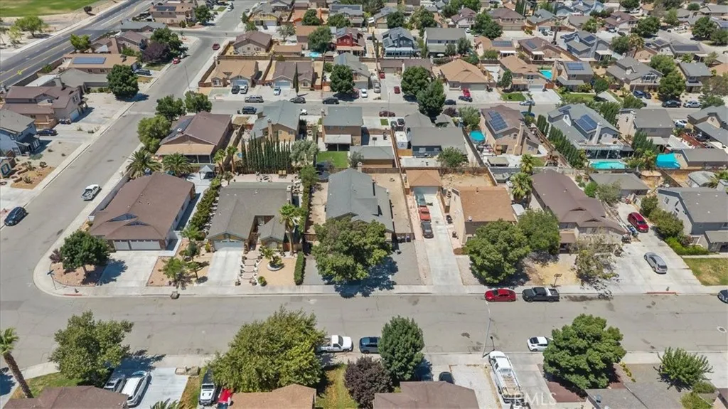 main property photo 33
