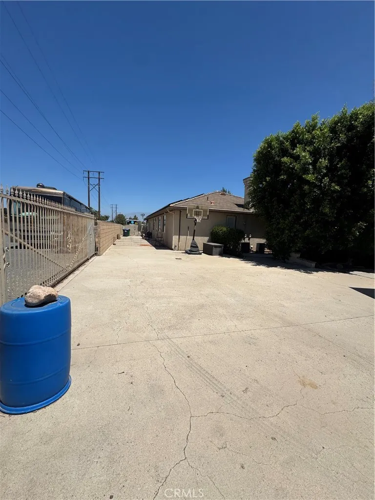 main property photo 16