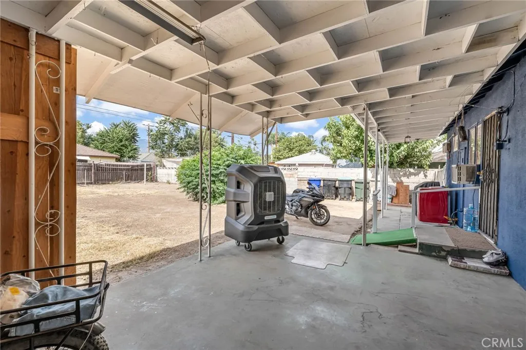 main property photo 25