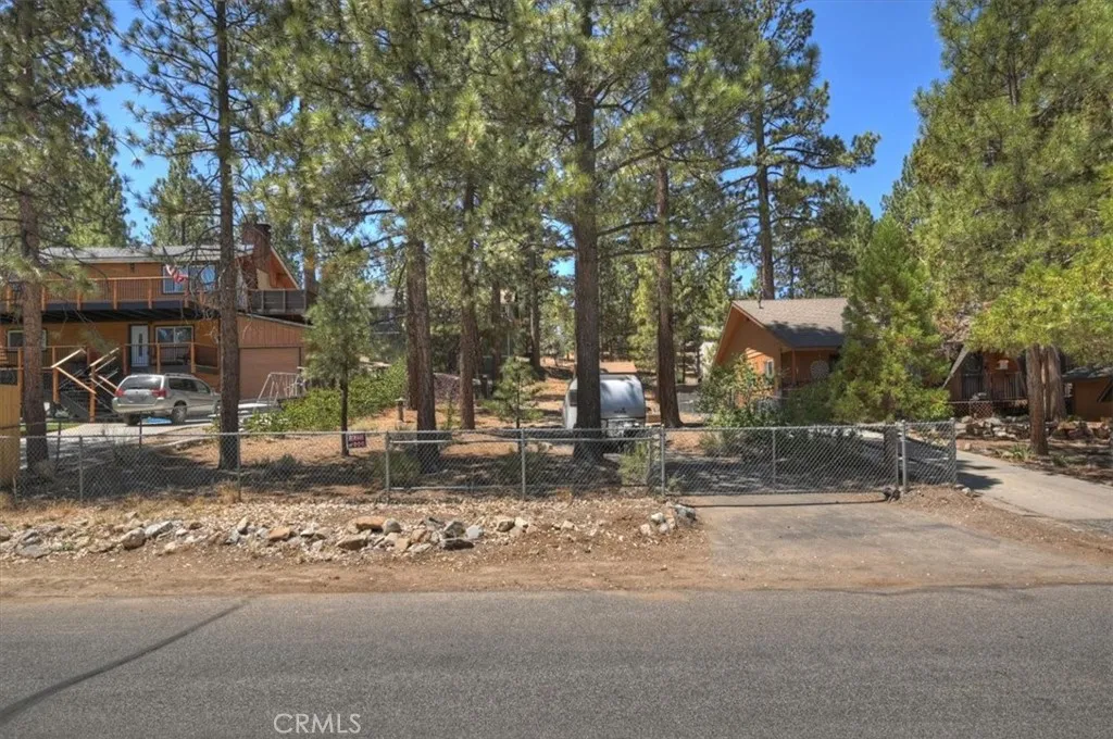 main property photo 28