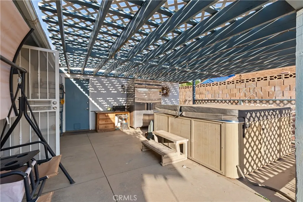 main property photo 17