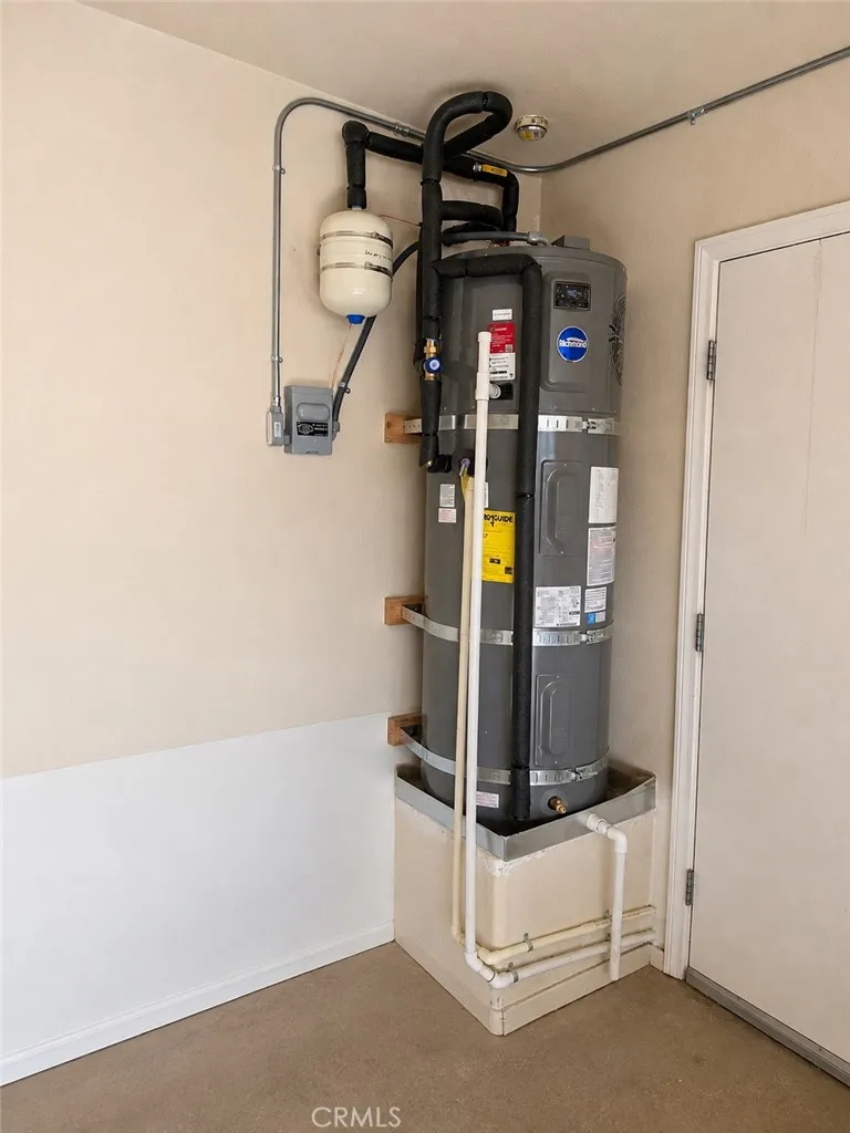main property photo 8