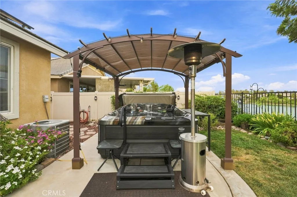 main property photo 23