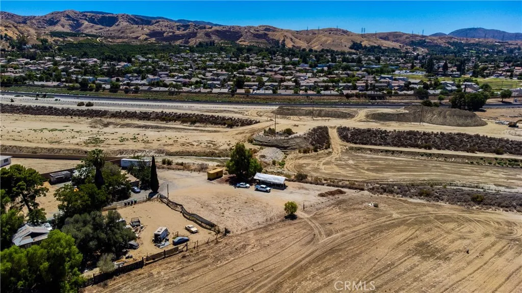 main property photo 13
