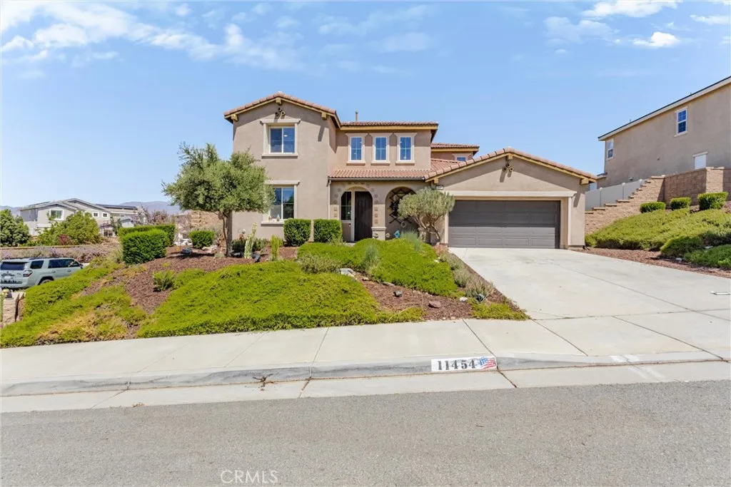 main property photo 2