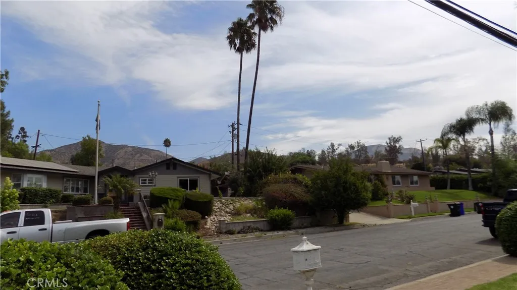 main property photo 54