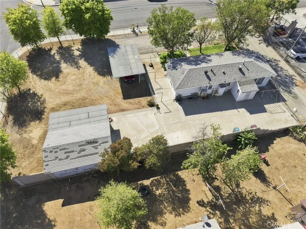 main property photo 25