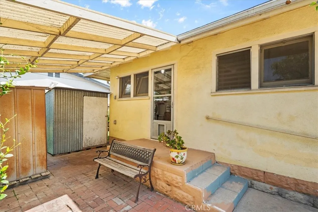 main property photo 28
