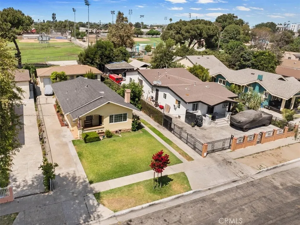 main property photo 32