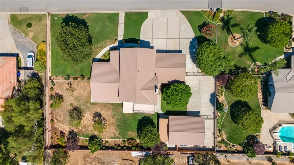 main property photo 51