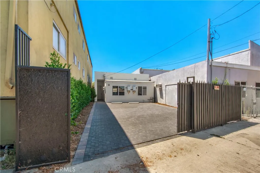 main property photo 13