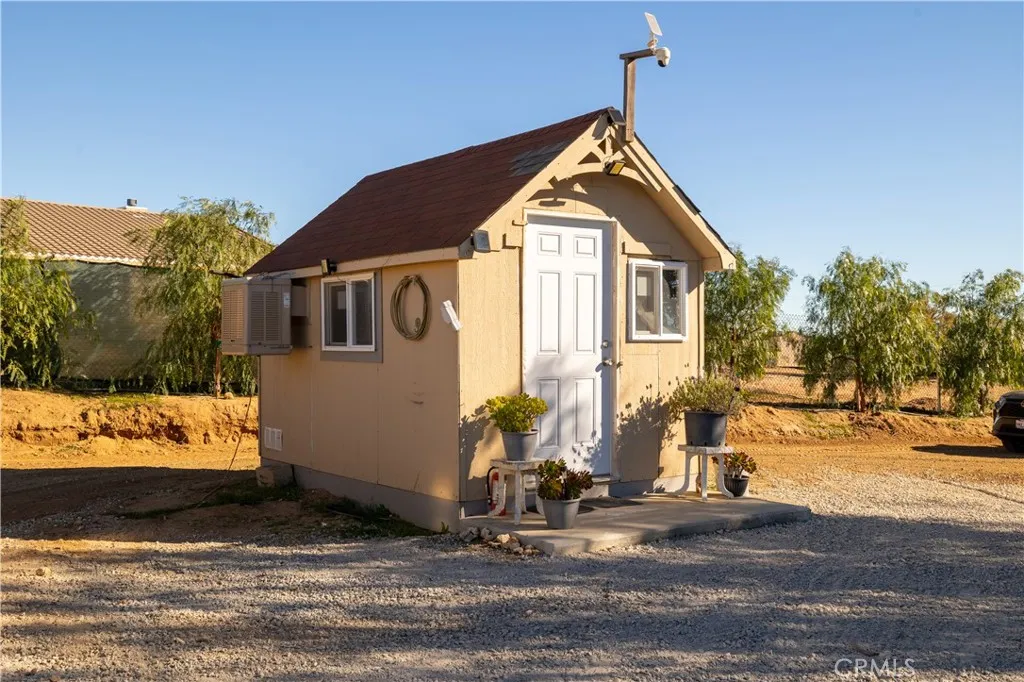 main property photo 24