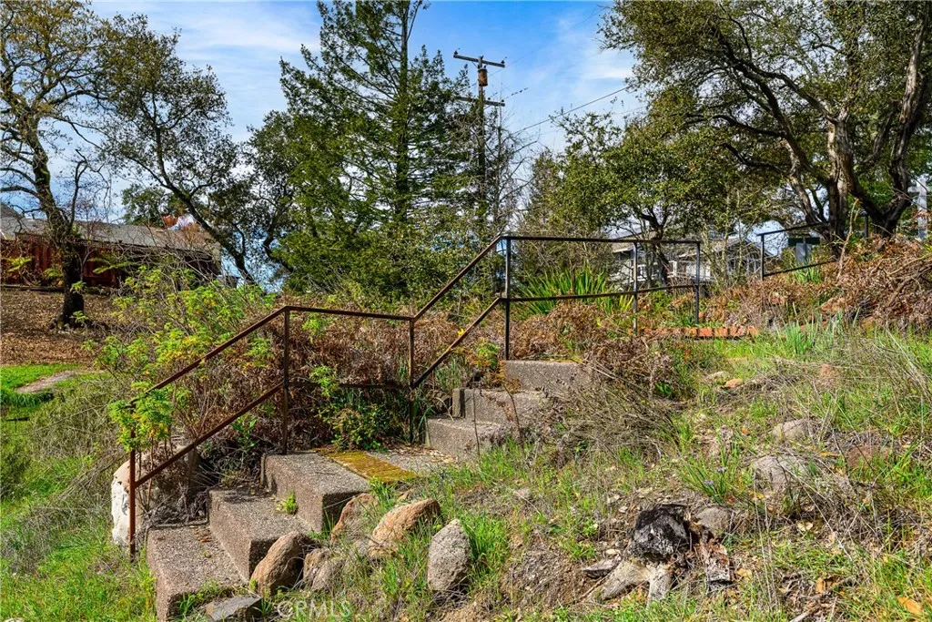 main property photo 12