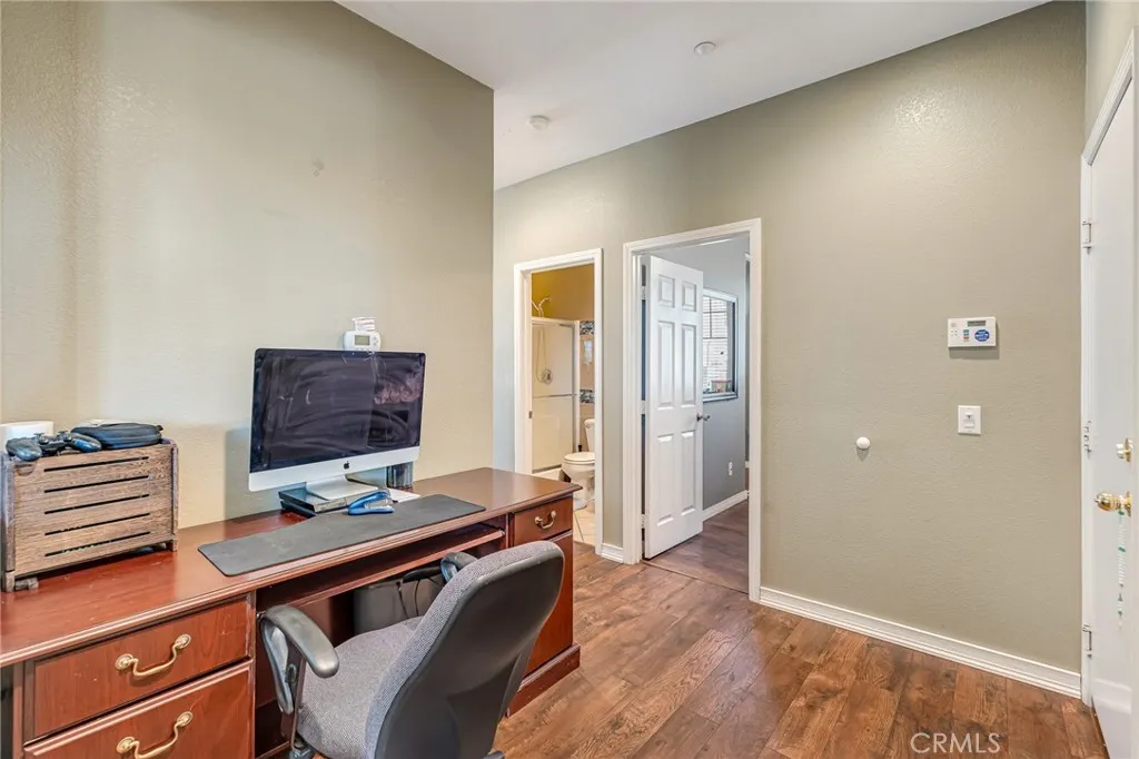 main property photo 11