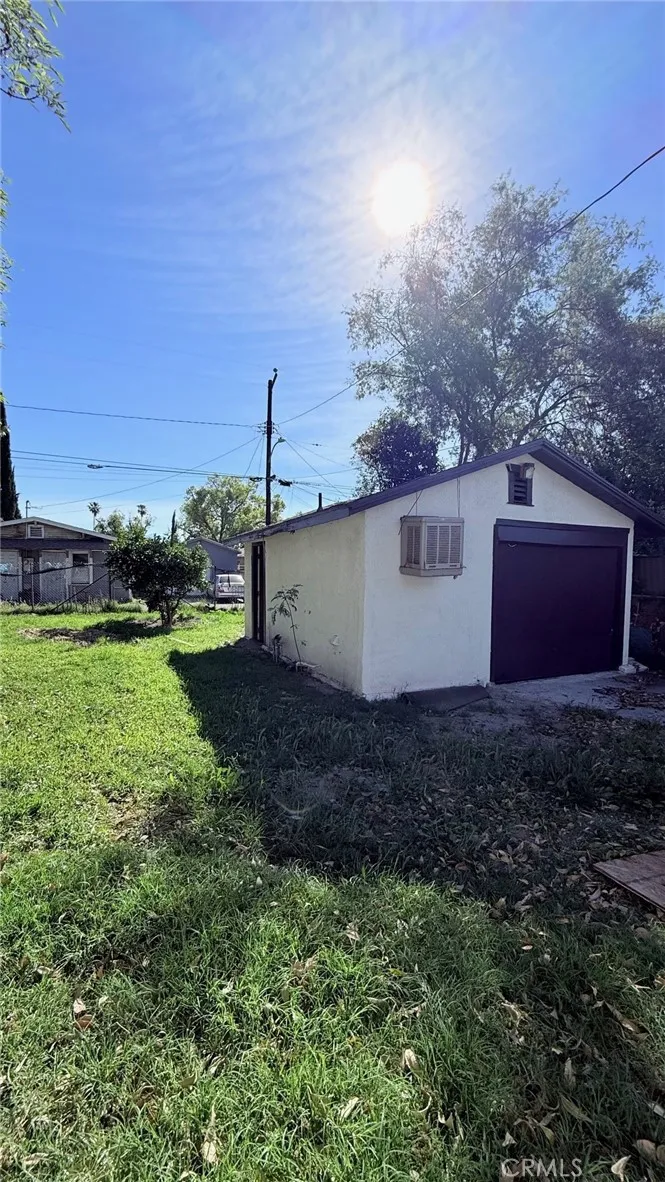 main property photo 30