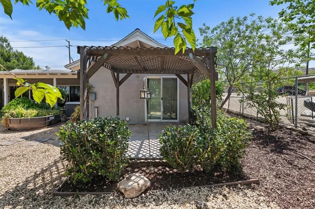 main property photo 31