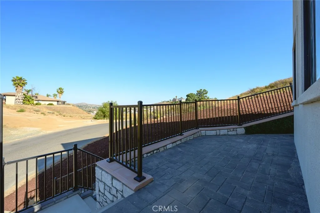 main property photo 47