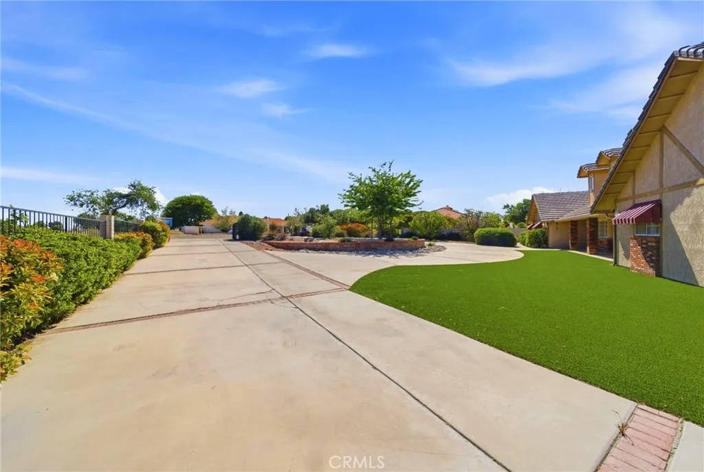main property photo 6