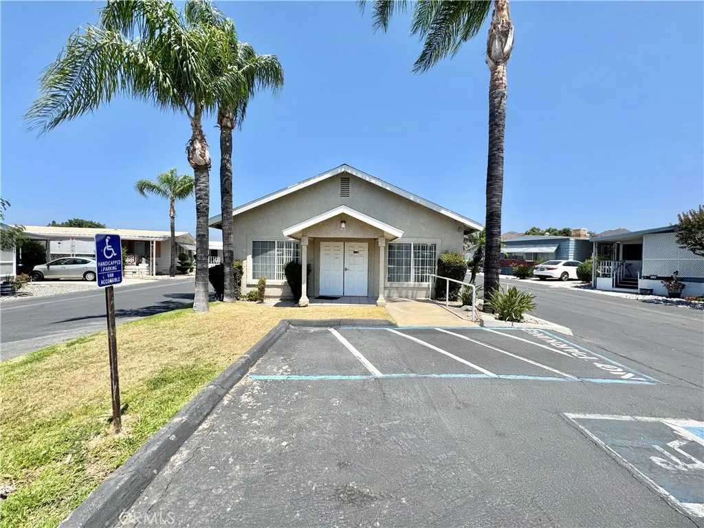 main property photo 14