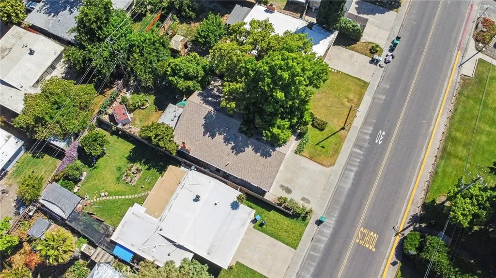 main property photo 25