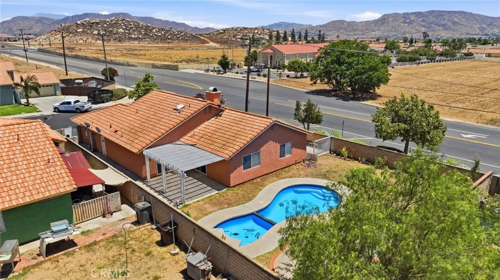 main property photo 48