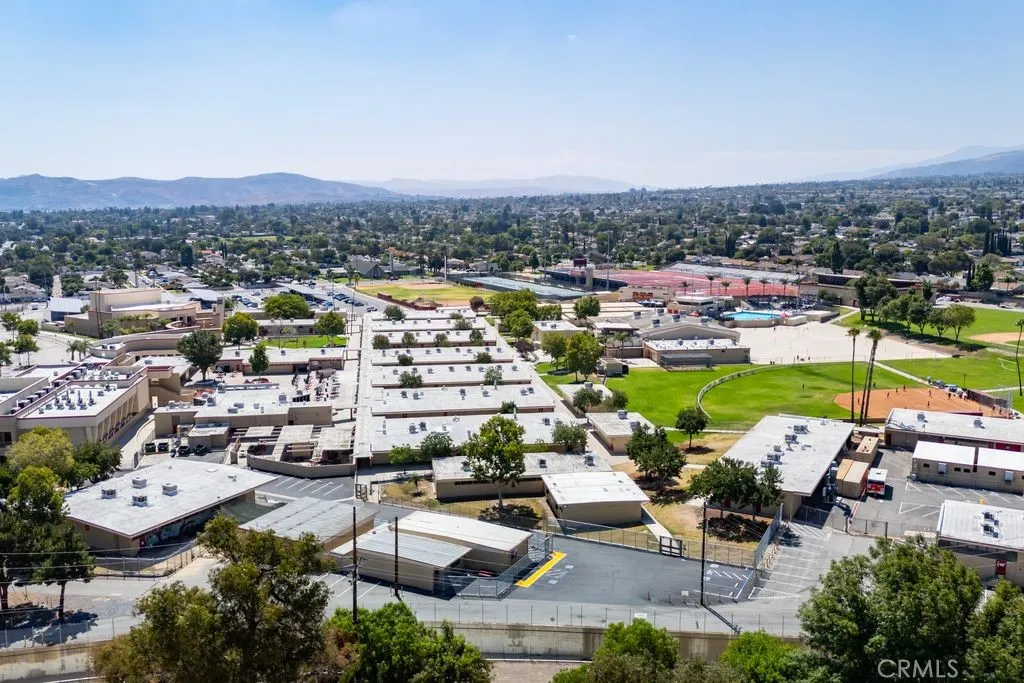main property photo 16