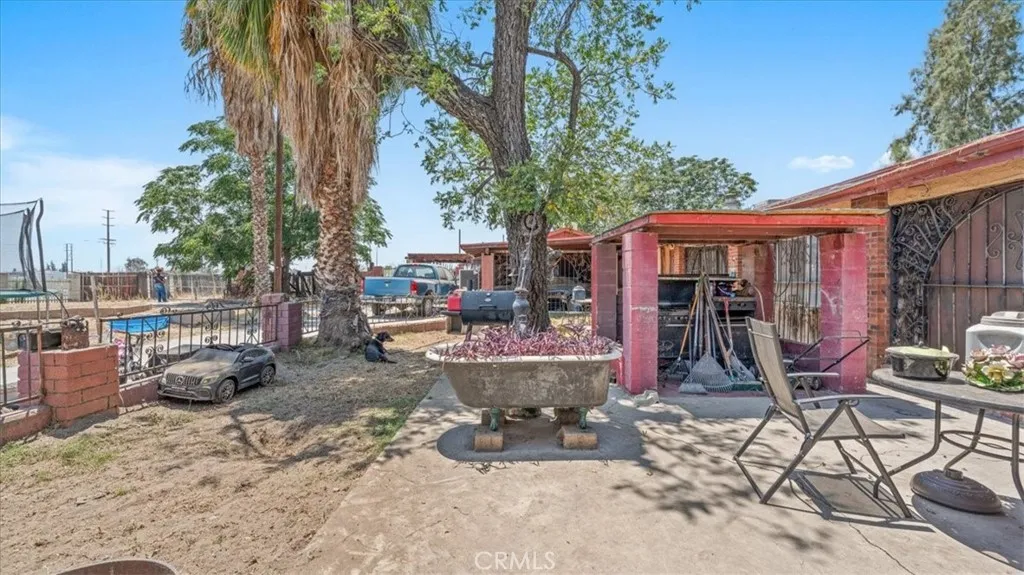 main property photo 17