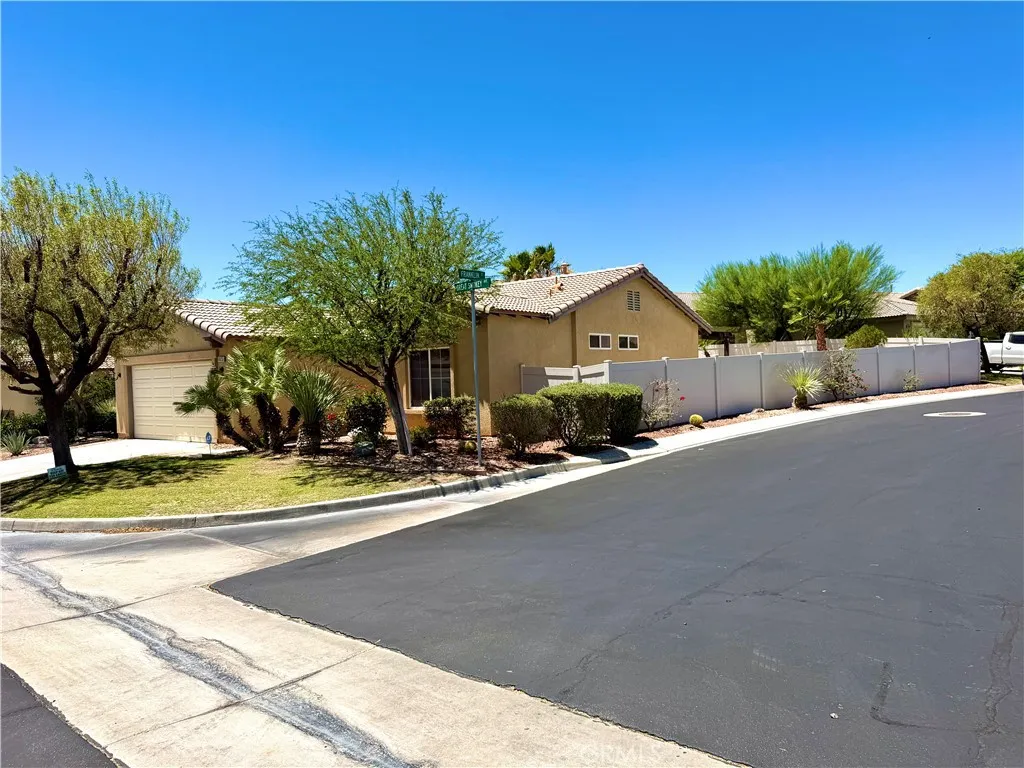 main property photo 10