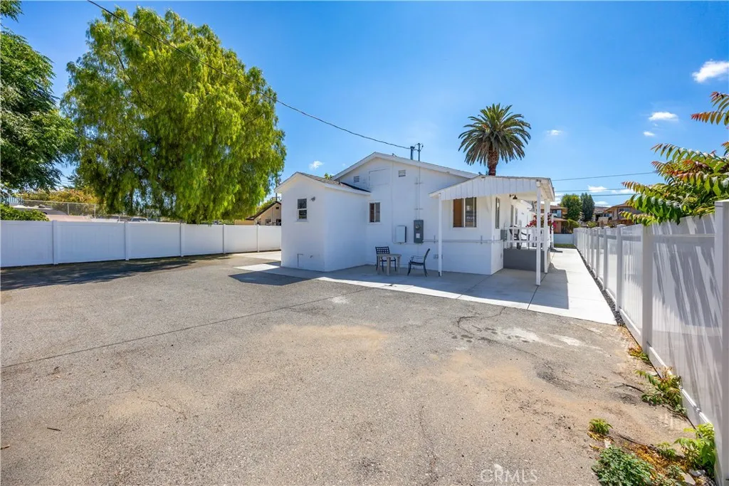 main property photo 10