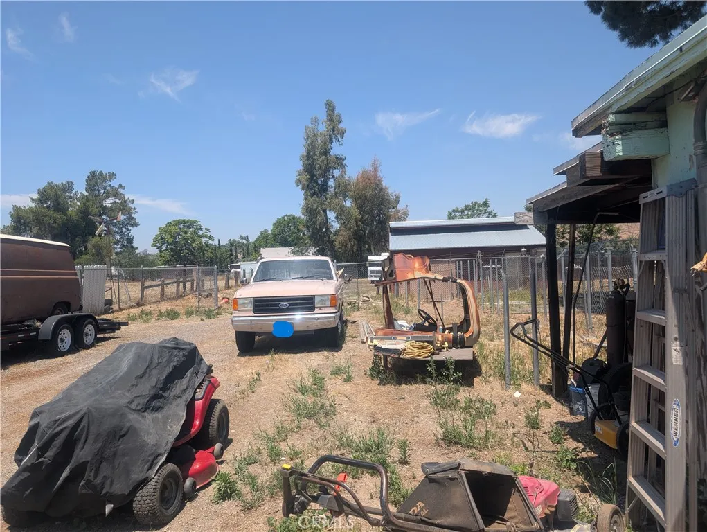 main property photo 13
