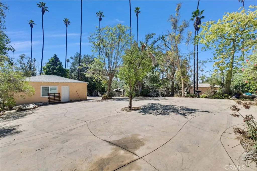 main property photo 50