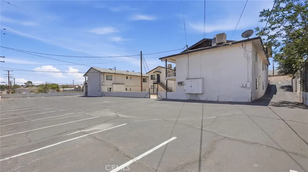 main property photo 10