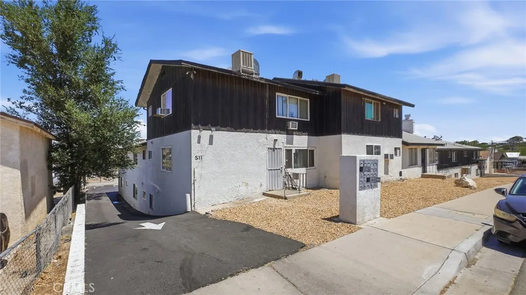 main property photo 12